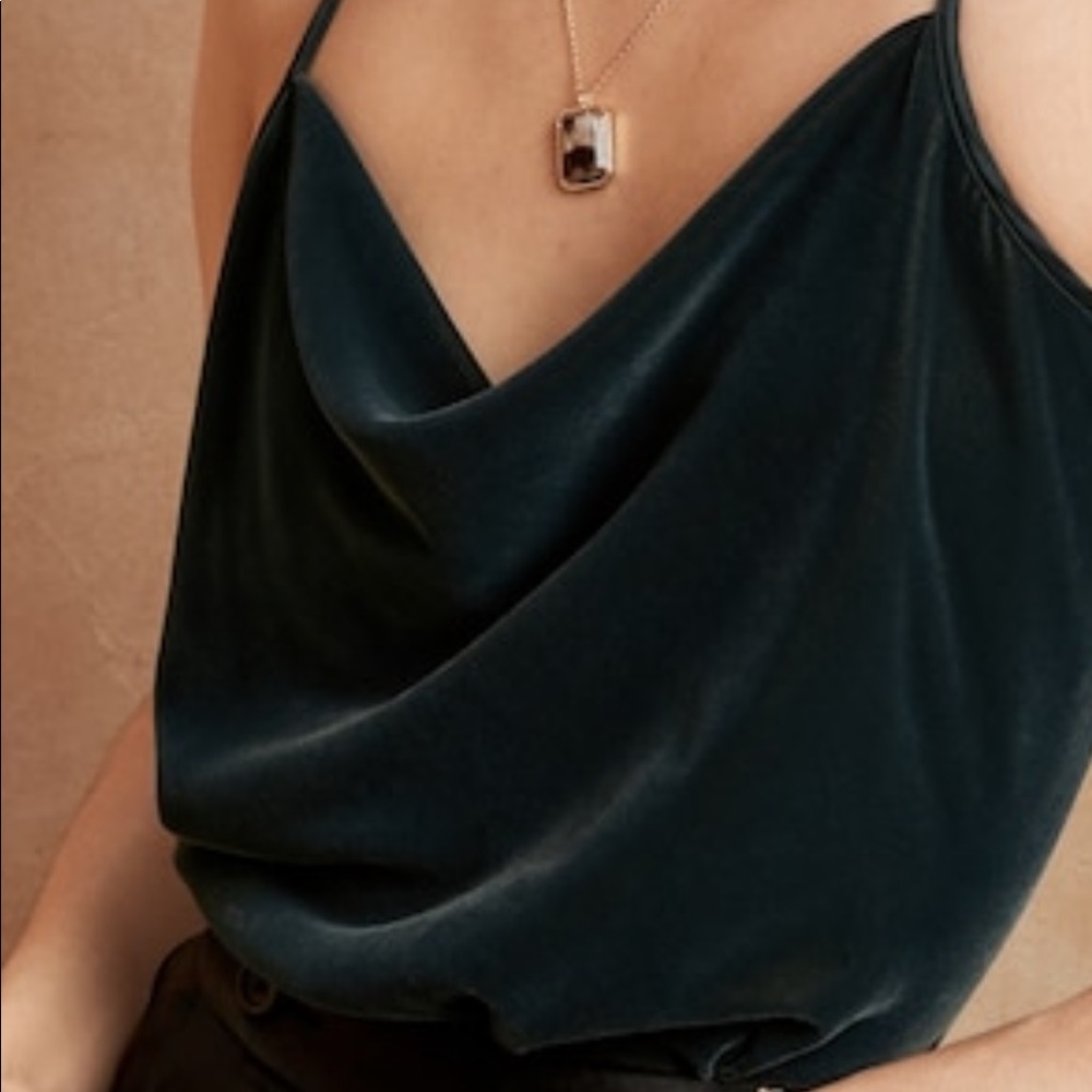 Banana Republic Velvet Cowl-Neck Drape Camisole in Navy. Size Small.